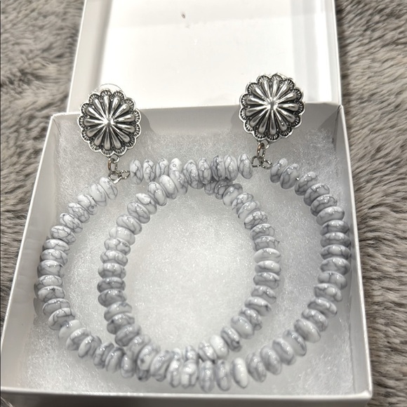 Western Style Silver and White Beaded Hoop Earrings - Picture 3 of 4